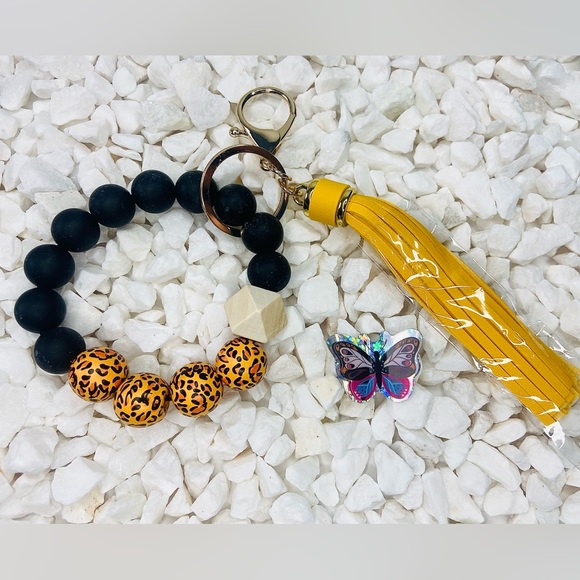 Colorful Keychains or Beaded Wristlet Keychains - Picture 3 of 7